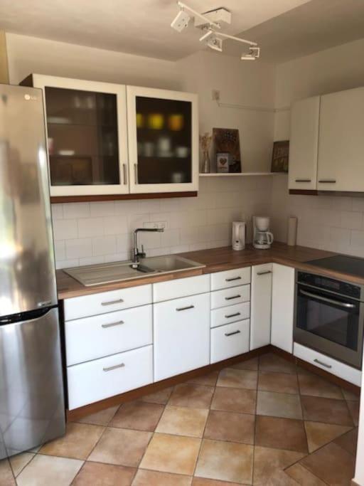 Ferienwohnung Laendlichmodern, Barrierefrei Бад Нендорф Екстериор снимка